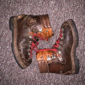 Vintage LOWA mountaineering boots size 9